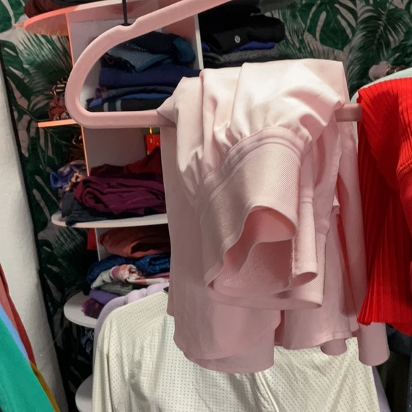 Lululemon 2 skorts & 2 leggings - Picture 2 of 9